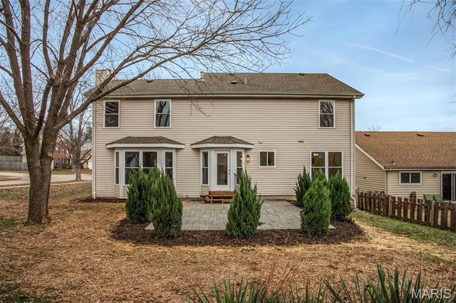 190 Oakbriar Farm Drive, Ballwin, MO 63021