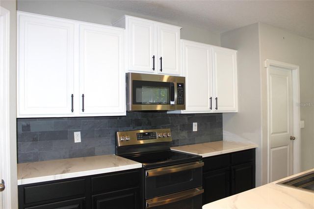 17035 PEACEFUL VALLEY DRIVE, Wimauma, FL 33598