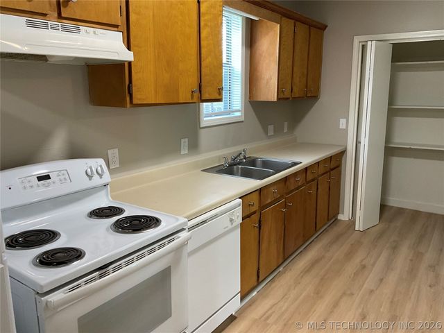 1313 S Quincy Avenue, Tulsa, OK 74120