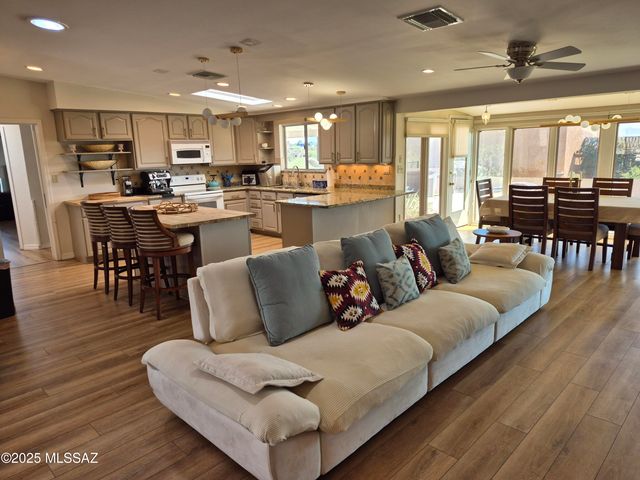 5665 E Camino Del Celador, Tucson, AZ 85750