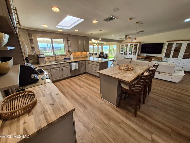 5665 E Camino Del Celador, Tucson, AZ 85750