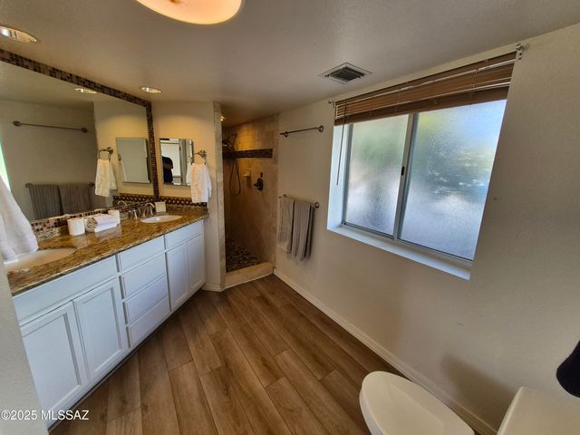 5665 E Camino Del Celador, Tucson, AZ 85750