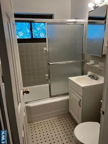 3021 Edwin Avenue 1J, Fort Lee, NJ 07024