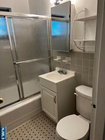 3021 Edwin Avenue 1J, Fort Lee, NJ 07024