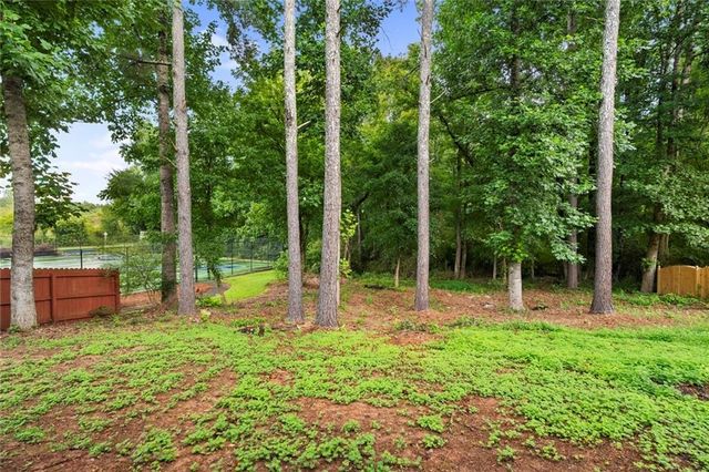 5525 Shepherds Pond, Alpharetta, GA 30004