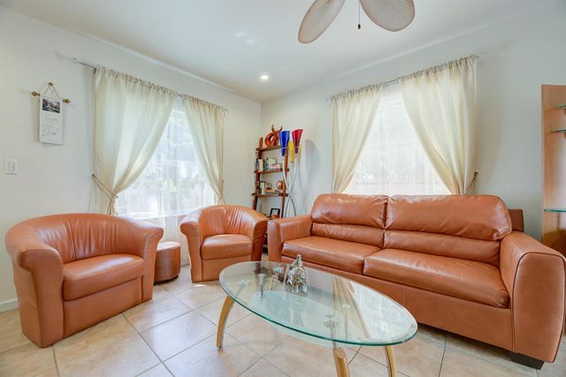 1136 NE 17th Way 1-2, Fort Lauderdale, FL 33304