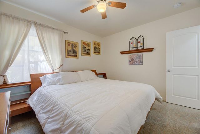 1136 NE 17th Way 1-2, Fort Lauderdale, FL 33304