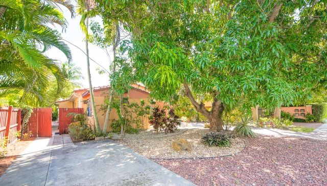 1136 NE 17th Way 1-2, Fort Lauderdale, FL 33304