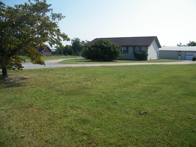 4448 Akersville Rd, Lafayette, TN 37083