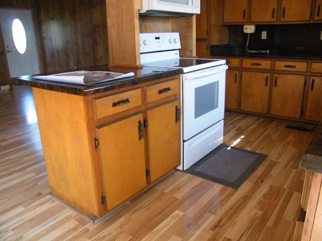 4448 Akersville Rd, Lafayette, TN 37083