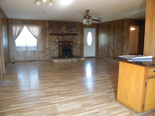 4448 Akersville Rd, Lafayette, TN 37083