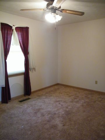 4448 Akersville Rd, Lafayette, TN 37083