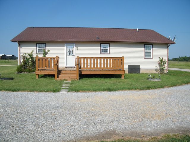 4448 Akersville Rd, Lafayette, TN 37083