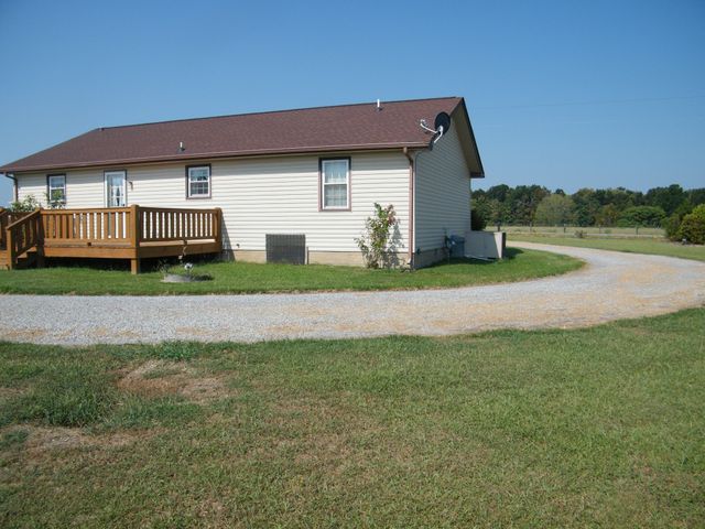 4448 Akersville Rd, Lafayette, TN 37083