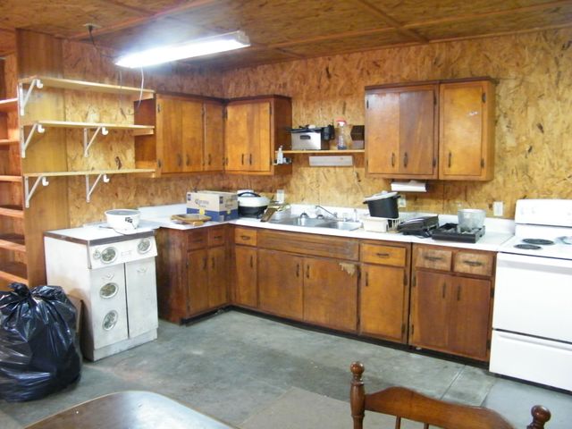 4448 Akersville Rd, Lafayette, TN 37083