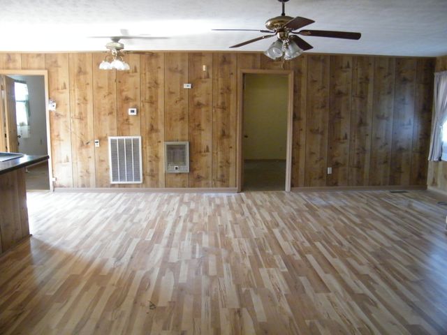 4448 Akersville Rd, Lafayette, TN 37083