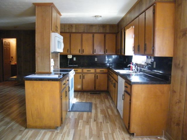 4448 Akersville Rd, Lafayette, TN 37083