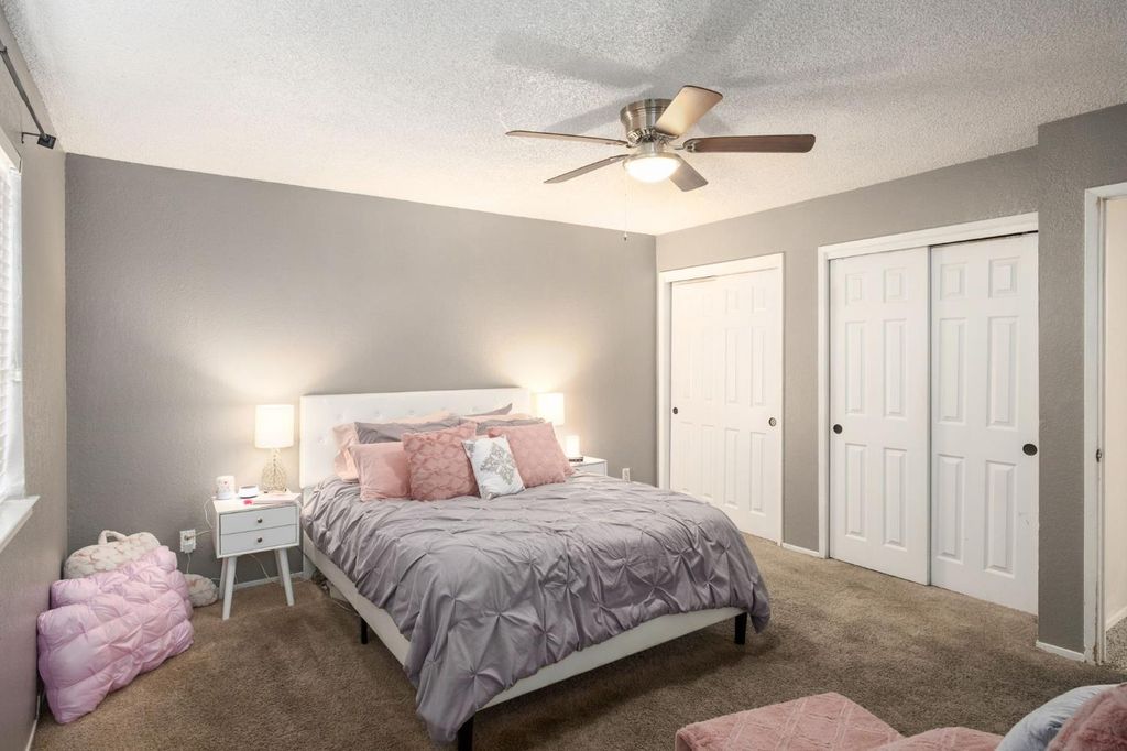 Image 13 of property listing at 991 7th Avenue Drive, Kingsburg, CA 93631