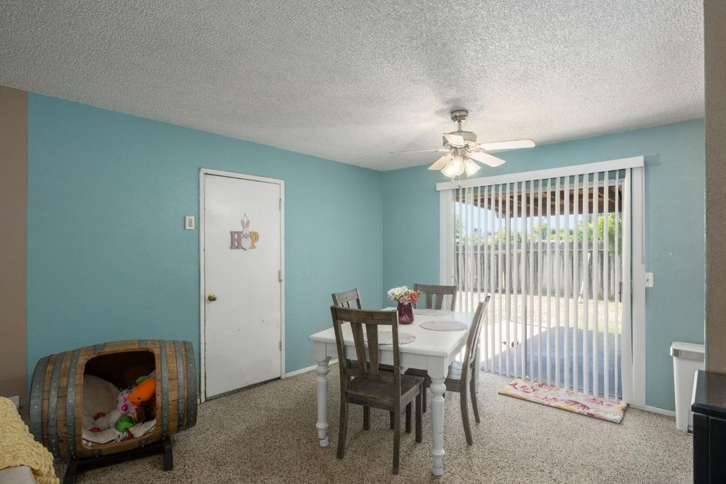 Image 8 of property listing at 991 7th Avenue Drive, Kingsburg, CA 93631