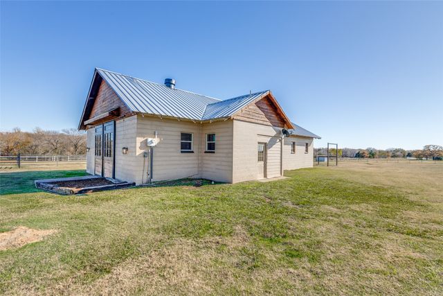 11176 Merrill Road, Pilot Point, TX 76258
