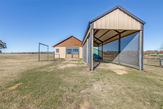 11176 Merrill Road, Pilot Point, TX 76258