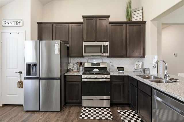 611 Walnut Branch Drive, Baytown, TX 77523