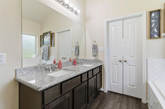611 Walnut Branch Drive, Baytown, TX 77523