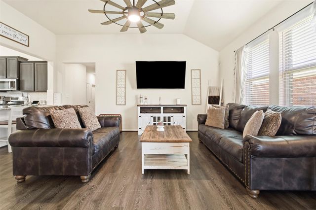 611 Walnut Branch Drive, Baytown, TX 77523