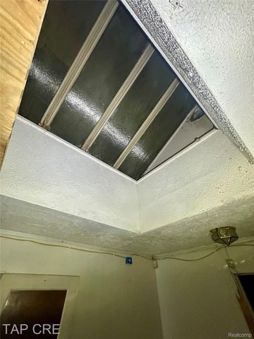 16417 E Warren Avenue, Detroit, MI 48224