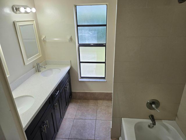 3921 NW 114th Avenue, Coral Springs, FL 33065