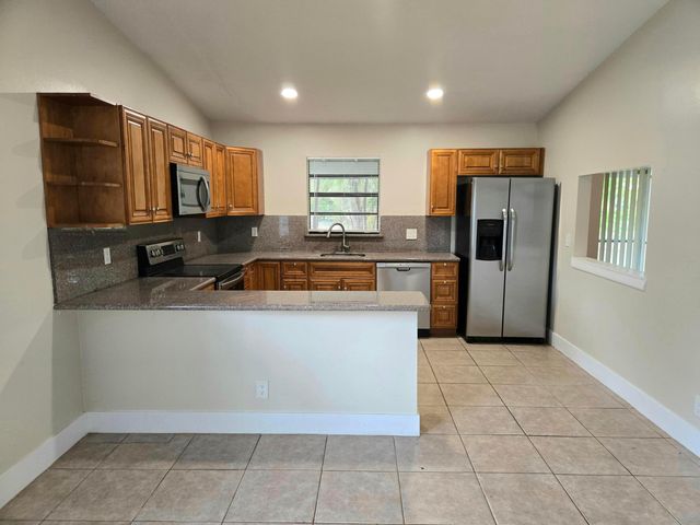 3921 NW 114th Avenue, Coral Springs, FL 33065