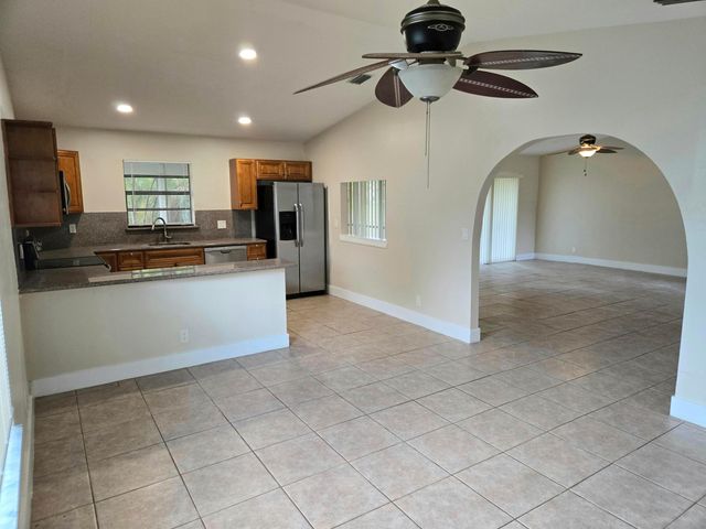 3921 NW 114th Avenue, Coral Springs, FL 33065