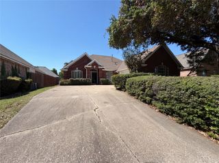 2817 Ingram Drive, Grand Prairie, TX 75052