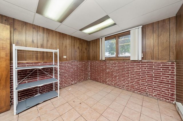 943 E 164th Court, South Holland, IL 60473