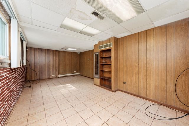 943 E 164th Court, South Holland, IL 60473