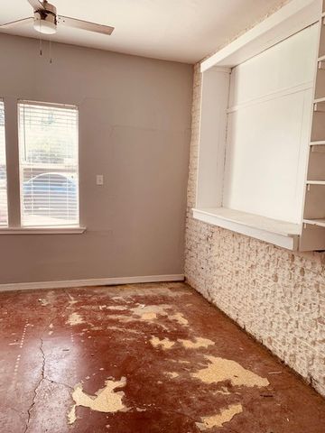 502 W Avenue A Ave, Kingsville, TX 78363