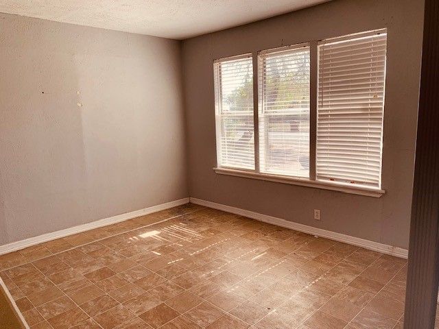 502 W Avenue A Ave, Kingsville, TX 78363