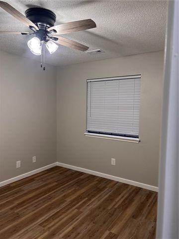 3402 W Center Street, Rogers, AR 72756