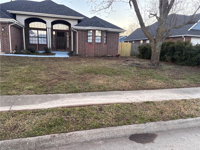 3402 W Center Street, Rogers, AR 72756