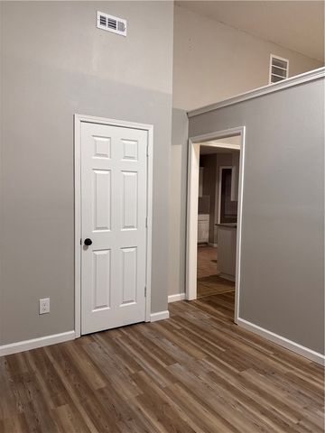 3402 W Center Street, Rogers, AR 72756