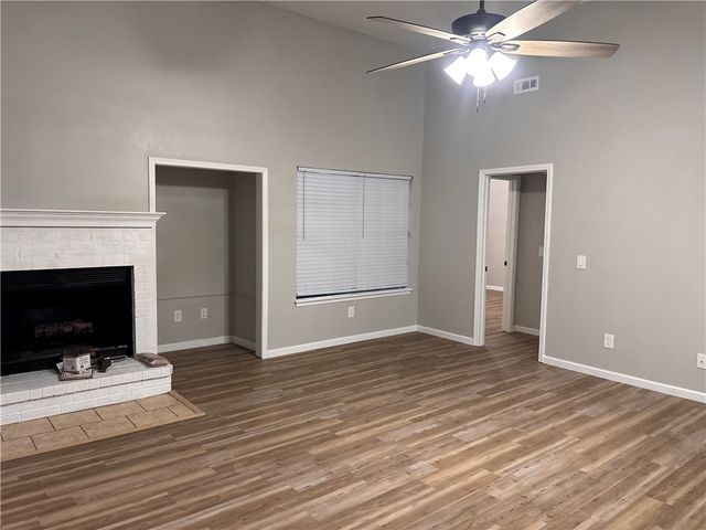 3402 W Center Street, Rogers, AR 72756