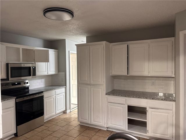 3402 W Center Street, Rogers, AR 72756