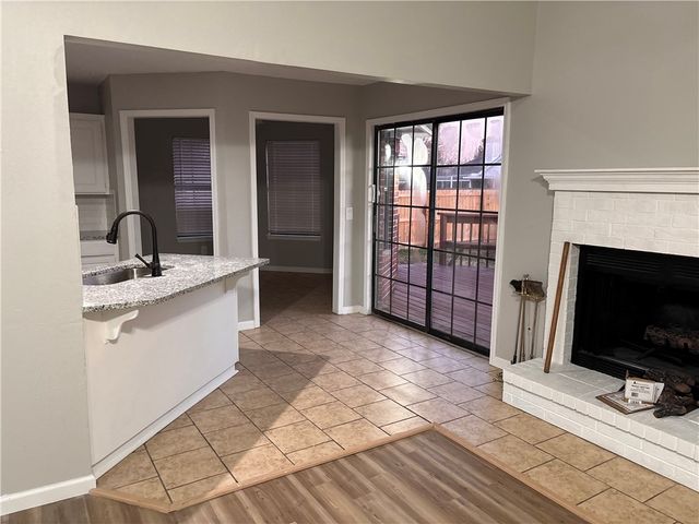 3402 W Center Street, Rogers, AR 72756