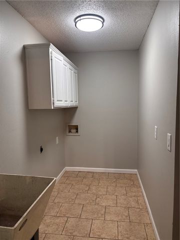 3402 W Center Street, Rogers, AR 72756