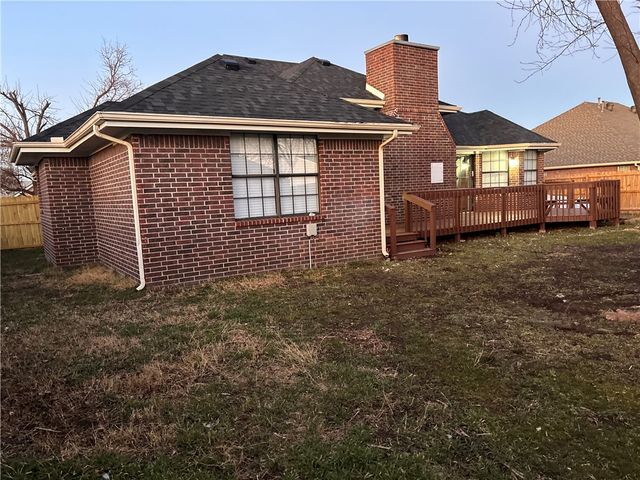 3402 W Center Street, Rogers, AR 72756