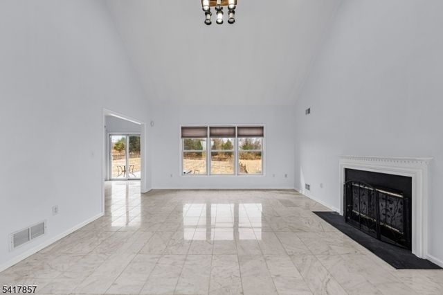 6 Tamzen Ter, Washington Twp., NJ 07882