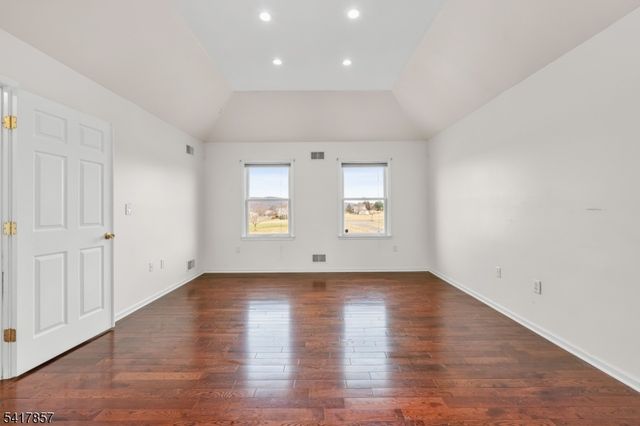 6 Tamzen Ter, Washington Twp., NJ 07882