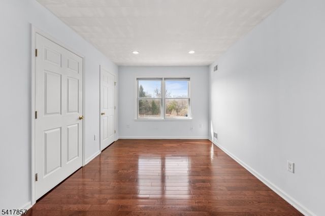 6 Tamzen Ter, Washington Twp., NJ 07882