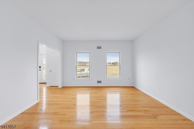 6 Tamzen Ter, Washington Twp., NJ 07882