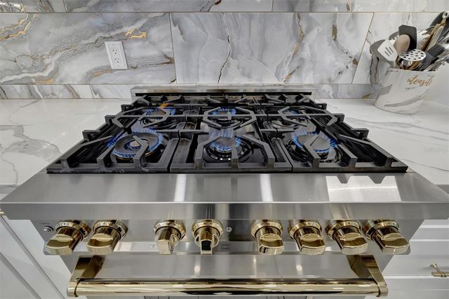 7618 16TH COURT, Sarasota, FL 34243